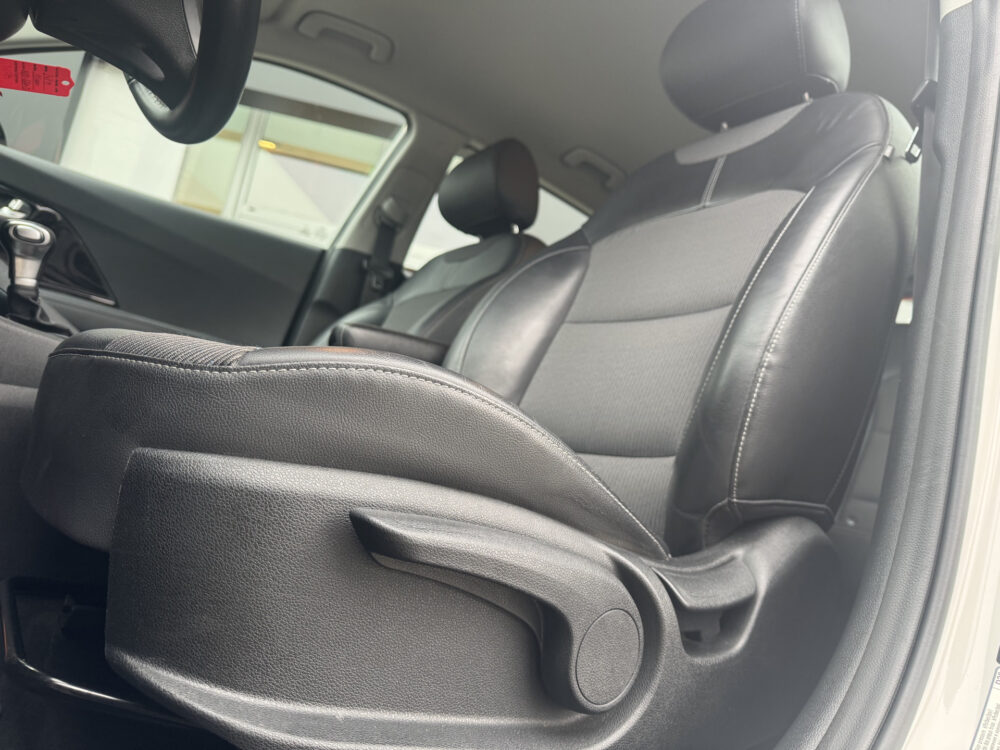 Kia Niro 1.6 GDi Hybrid First Edition 25