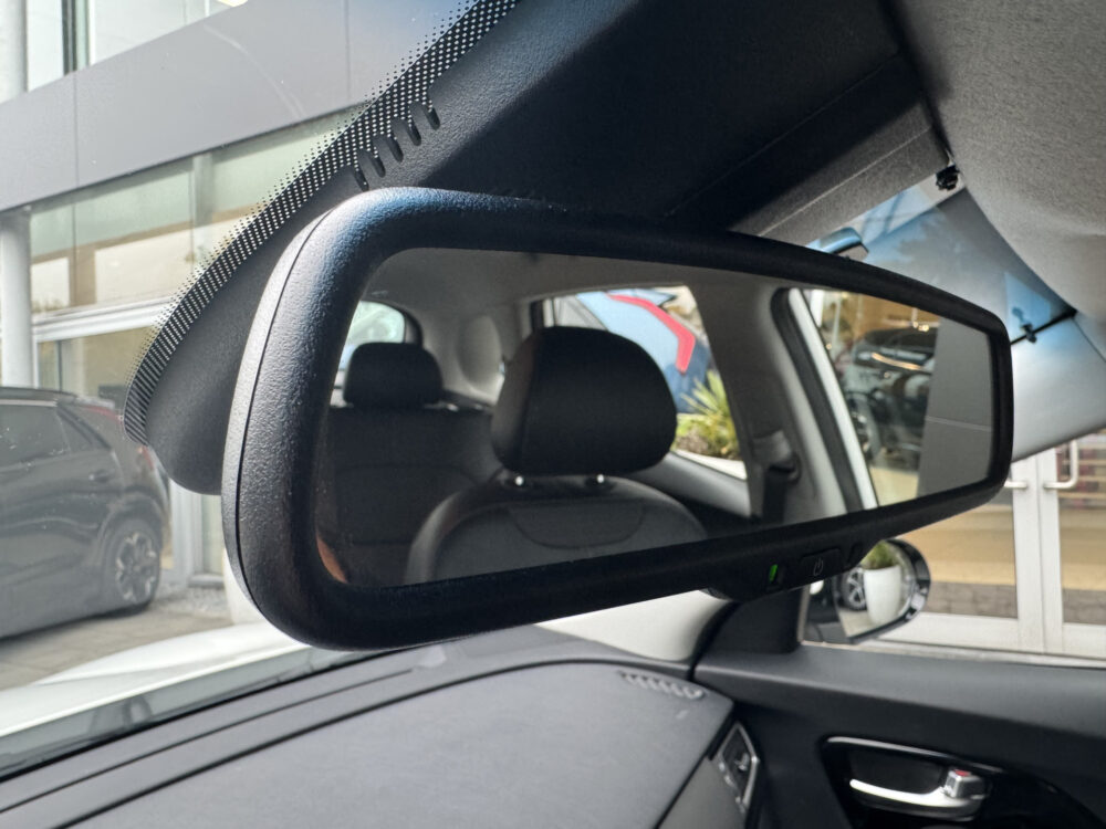 Kia Niro 1.6 GDi Hybrid First Edition 3