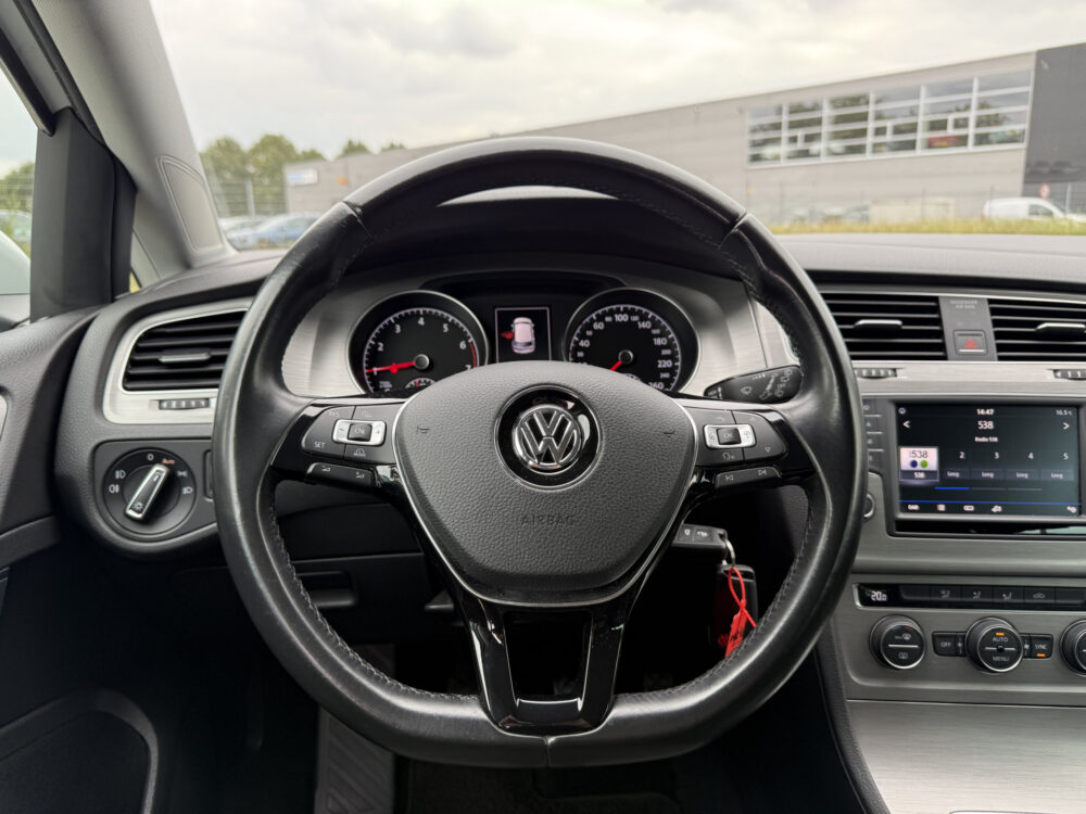 Volkswagen Golf 1.0 TSI Connected Series 16