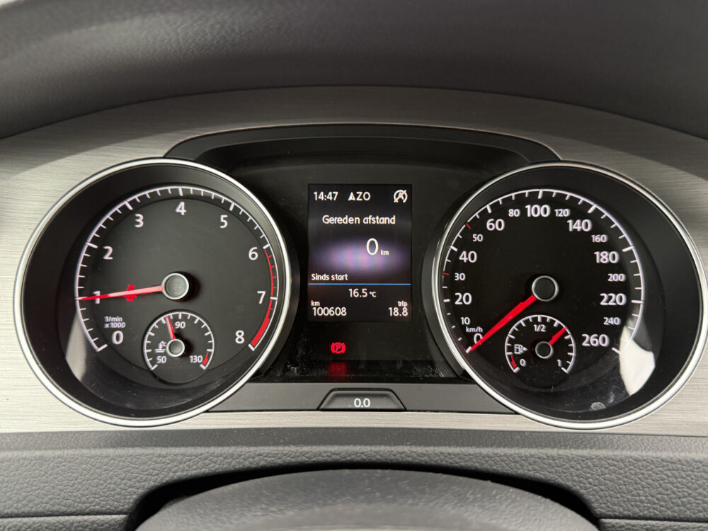 Volkswagen Golf 1.0 TSI Connected Series 17