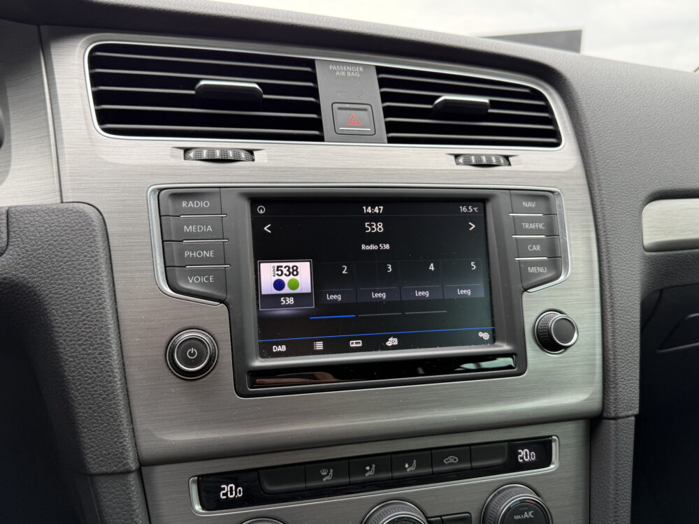 Volkswagen Golf 1.0 TSI Connected Series 18
