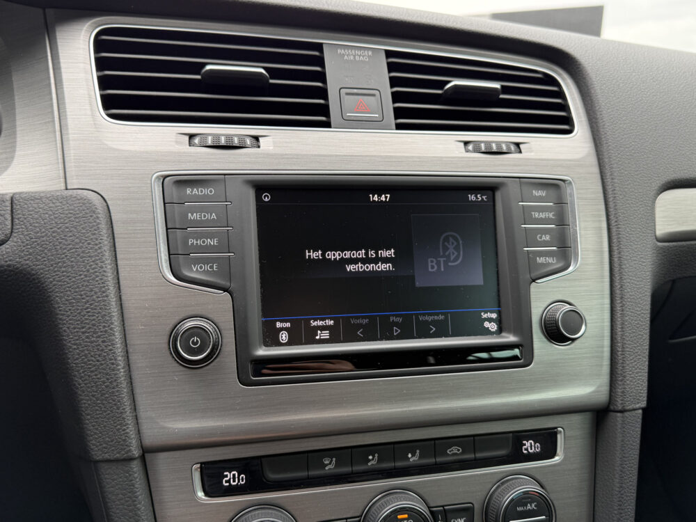 Volkswagen Golf 1.0 TSI Connected Series 19