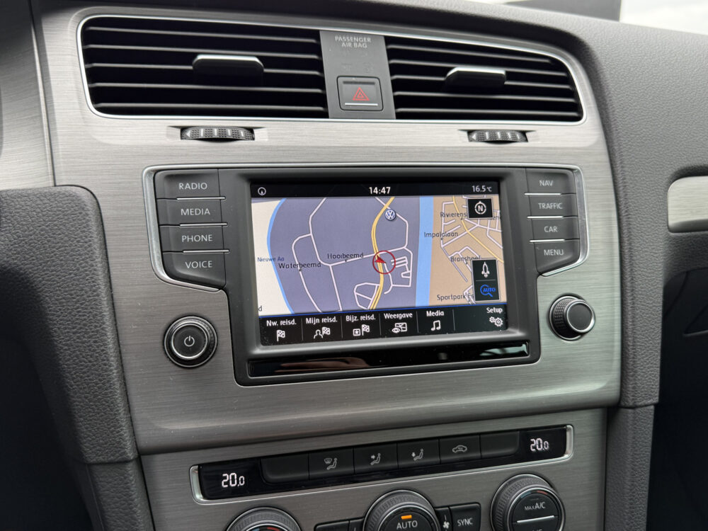 Volkswagen Golf 1.0 TSI Connected Series 20