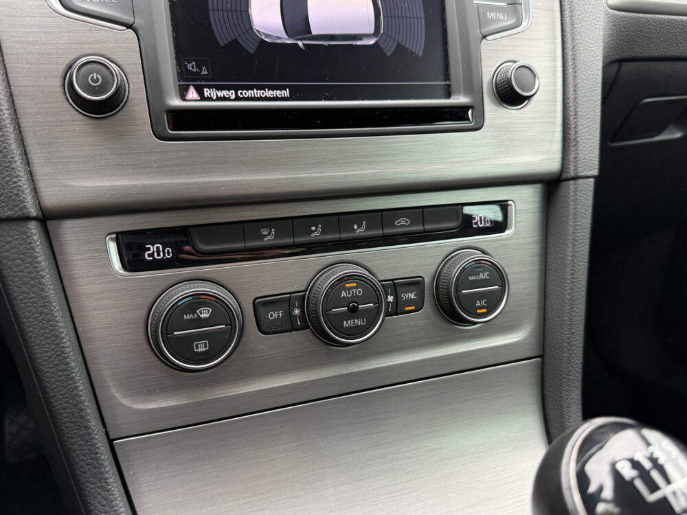 Volkswagen Golf 1.0 TSI Connected Series 22