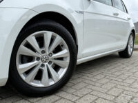 Volkswagen Golf 1.0 TSI Connected Series 37