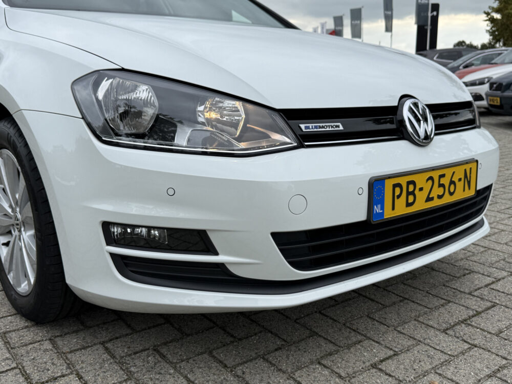 Volkswagen Golf 1.0 TSI Connected Series 5