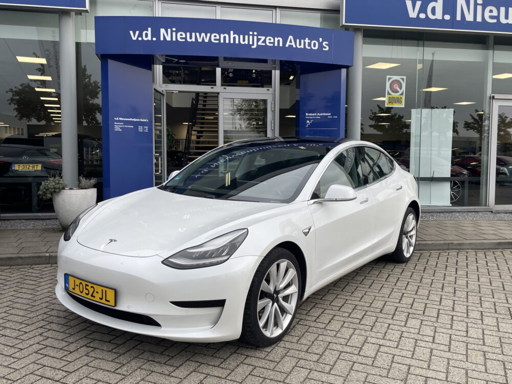 Tesla Model 3 Standard RWD Plus 60 kWh 1