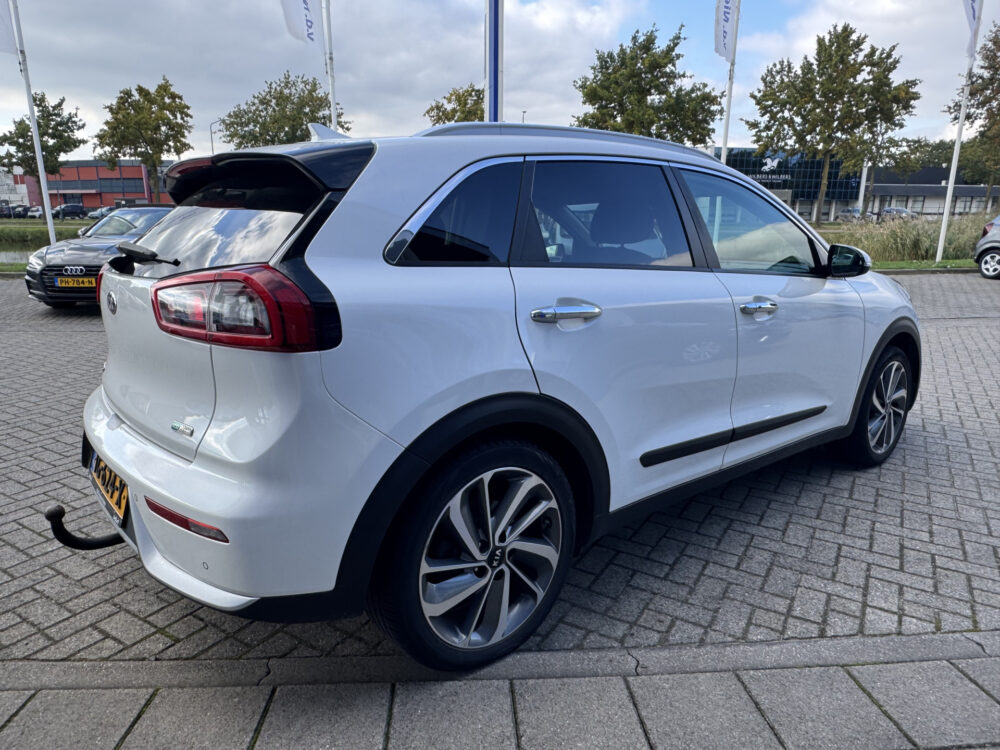 Kia Niro 1.6 GDi Hybrid ExecutiveLine 1
