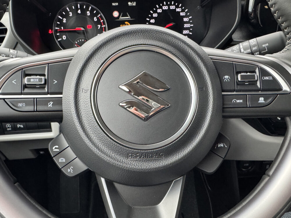 Suzuki Swift 1.2 Style Smart Hybrid 7