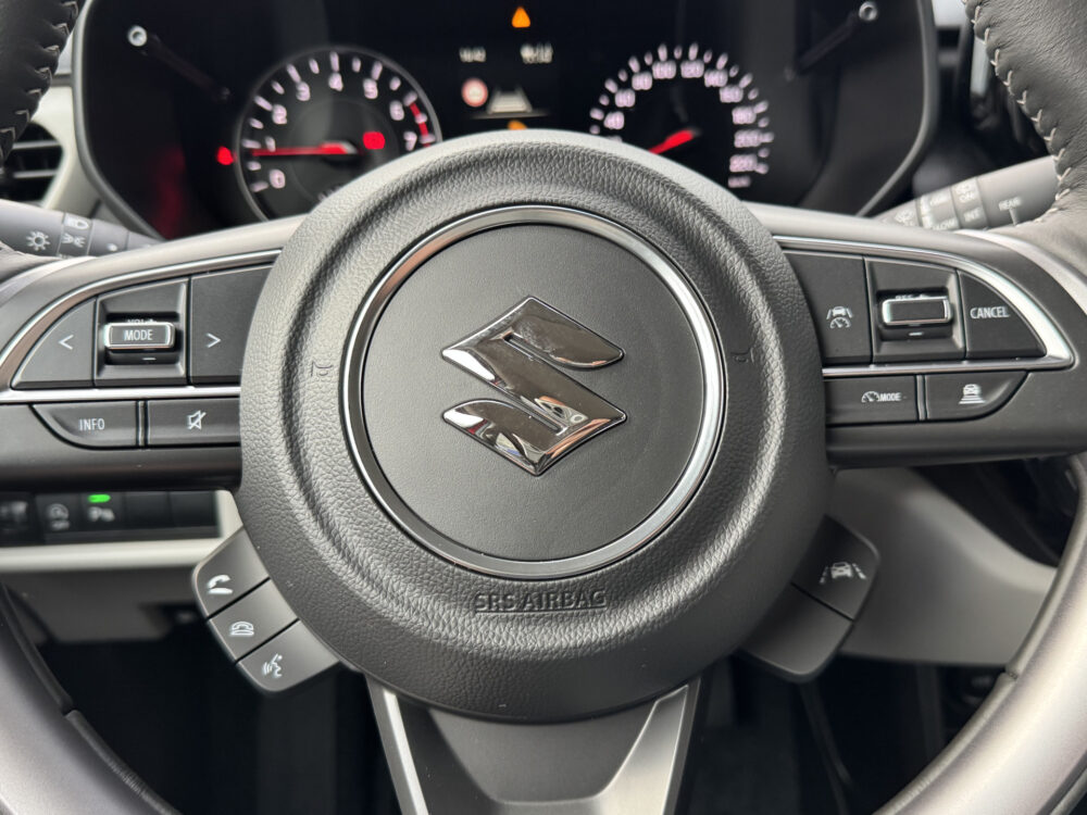 Suzuki Swift 1.2 Select Smart Hybrid 6