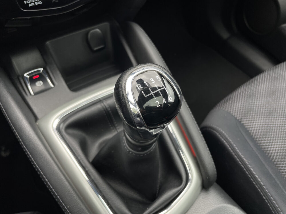 Nissan QASHQAI 1.6 N-Connecta 17