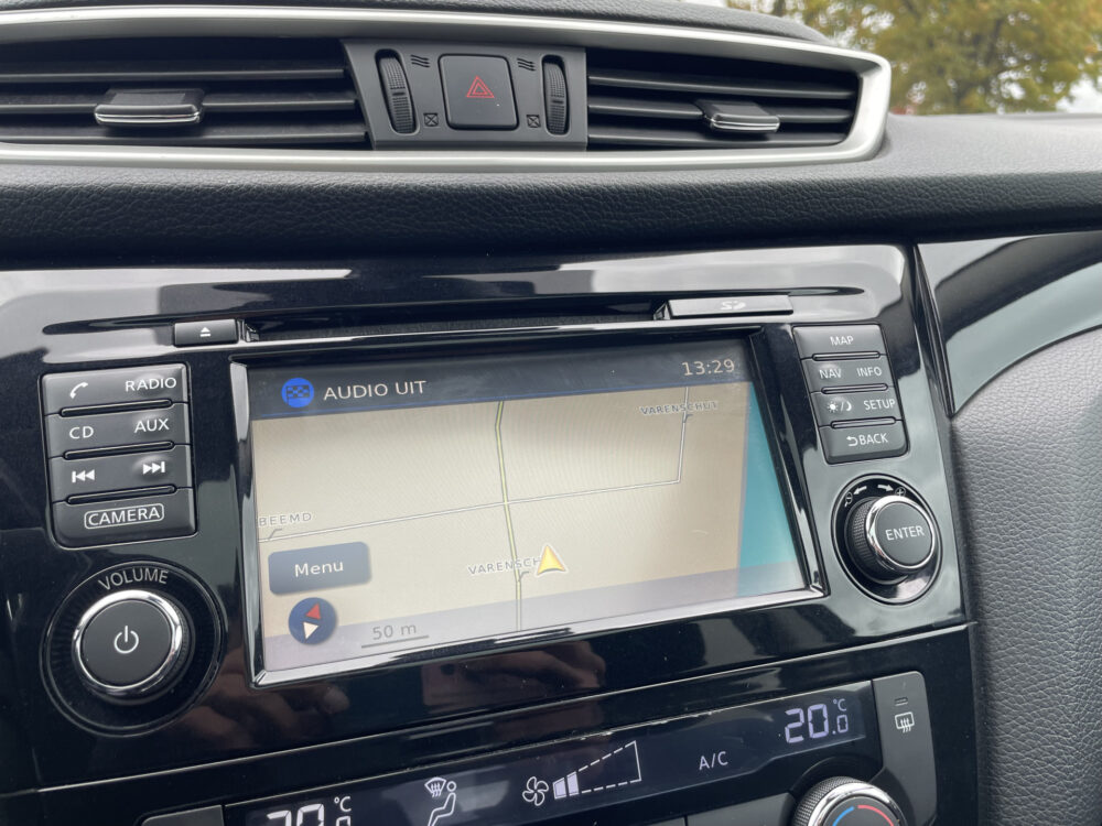 Nissan QASHQAI 1.6 N-Connecta 19