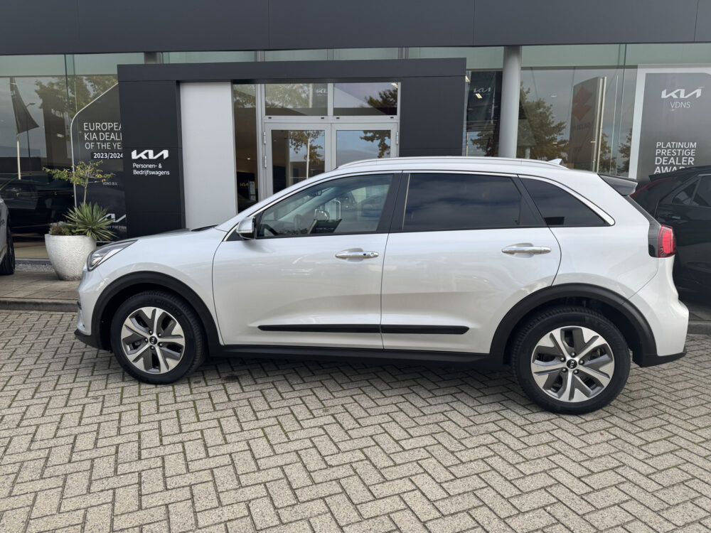 Kia e-Niro ExecutiveLine 64 kWh 1e eigenaar! 1