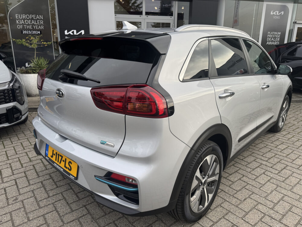 Kia e-Niro ExecutiveLine 64 kWh 1e eigenaar! 2