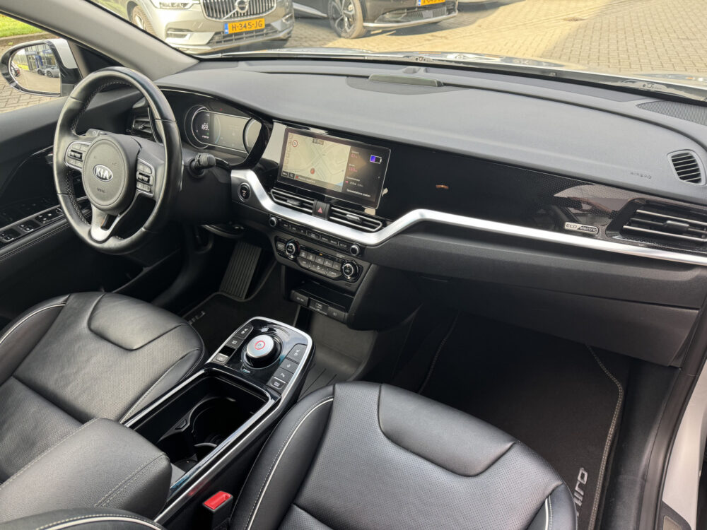 Kia e-Niro ExecutiveLine 64 kWh 1e eigenaar! 34