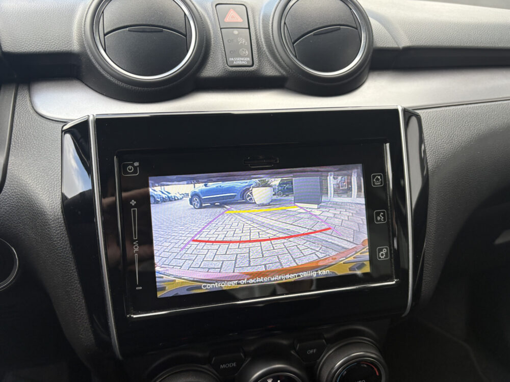 Suzuki Swift 1.2 Style Smart Hybrid 11