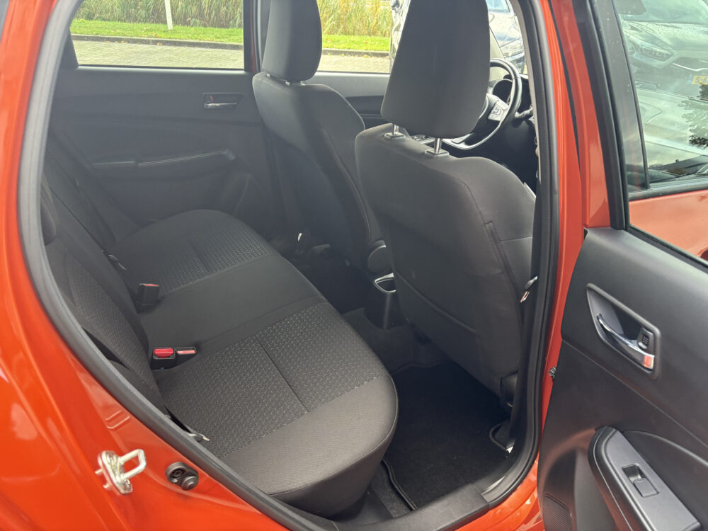 Suzuki Swift 1.2 Style Smart Hybrid 7