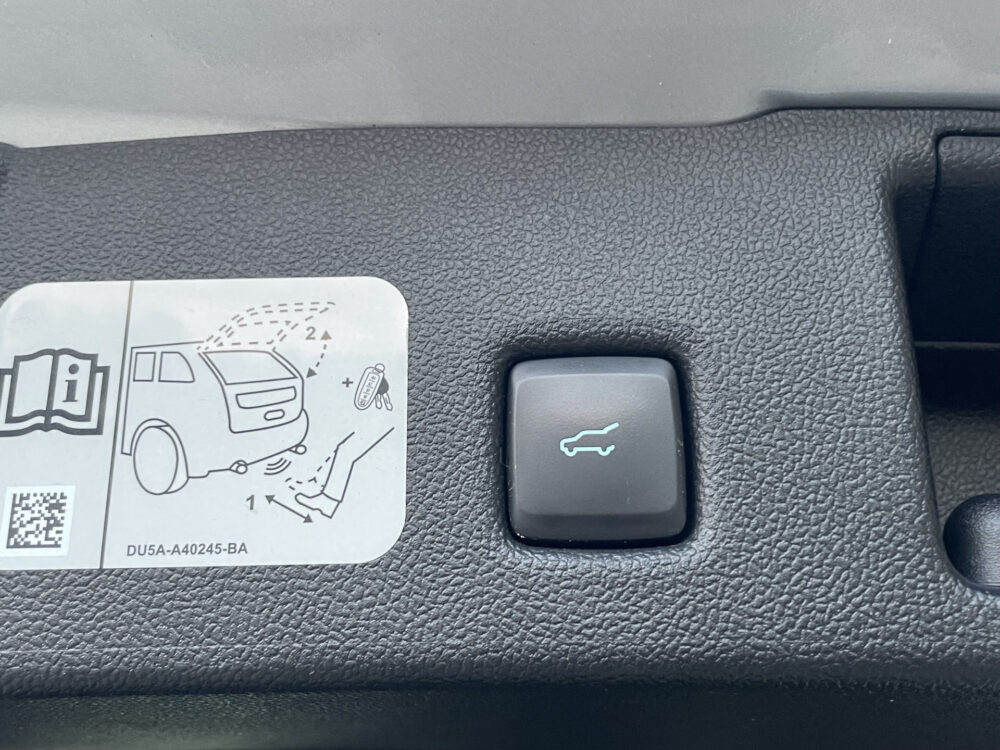 Ford Kuga 2.5 PHEV ST-Line X 11