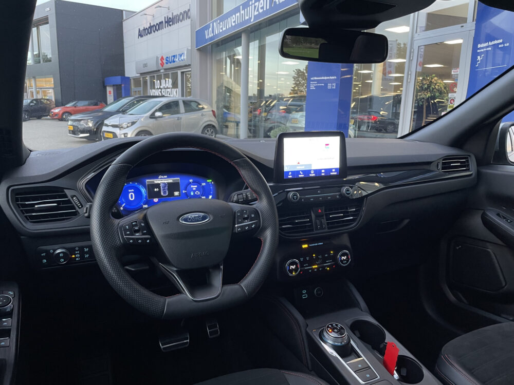 Ford Kuga 2.5 PHEV ST-Line X 14