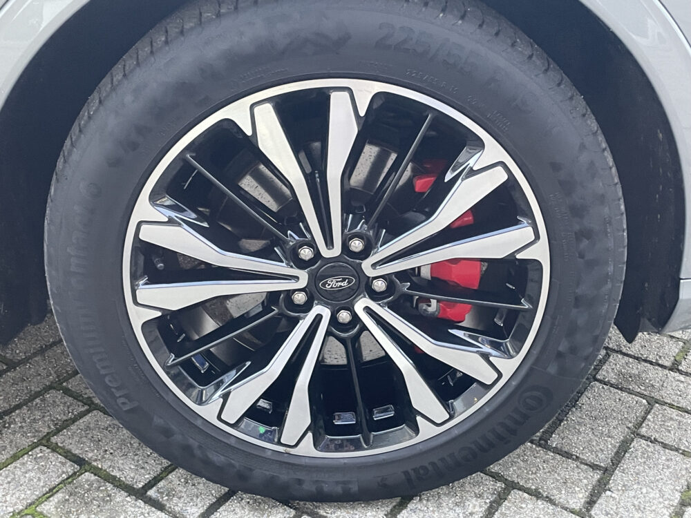 Ford Kuga 2.5 PHEV ST-Line X 5