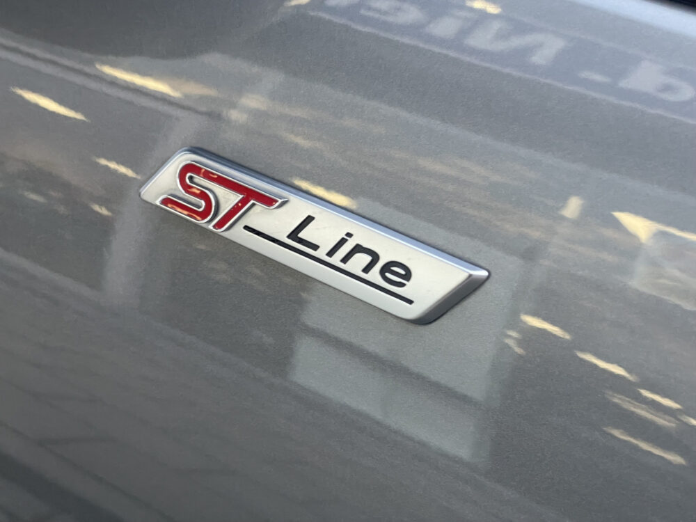 Ford Kuga 2.5 PHEV ST-Line X 6