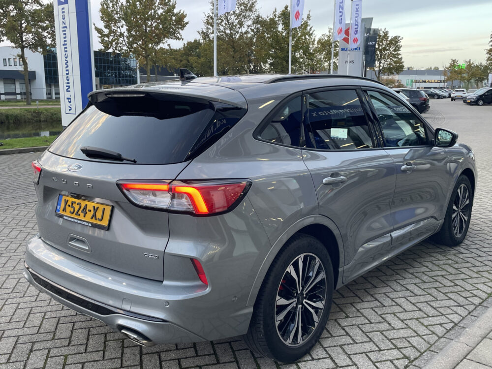 Ford Kuga 2.5 PHEV ST-Line X 7