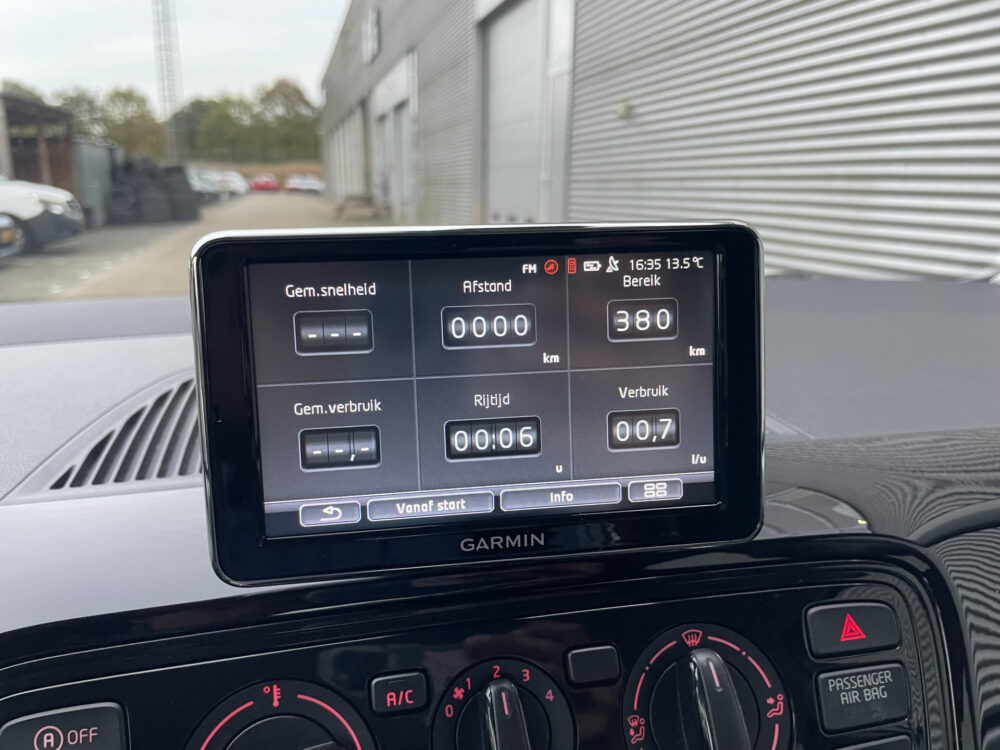 Volkswagen up! 1.0 move up! BlueMotion 16