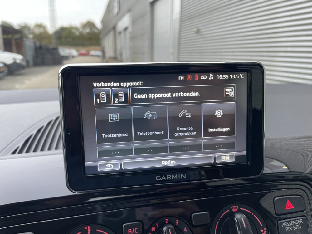 Volkswagen up! 1.0 move up! BlueMotion 17