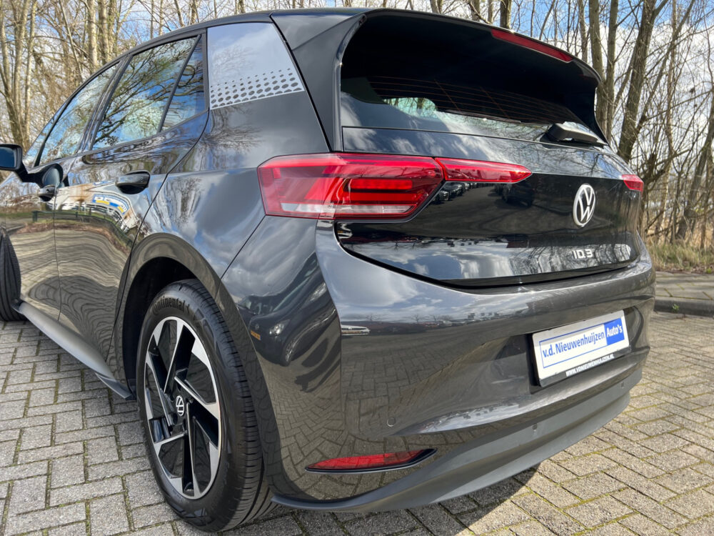 Volkswagen ID.3 First 58 kWh 8
