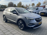 Opel Grandland X 1.2 Turbo Innovation 32