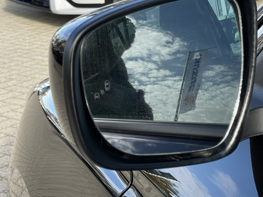 Suzuki Swift 1.2 Select Smart Hybrid 10