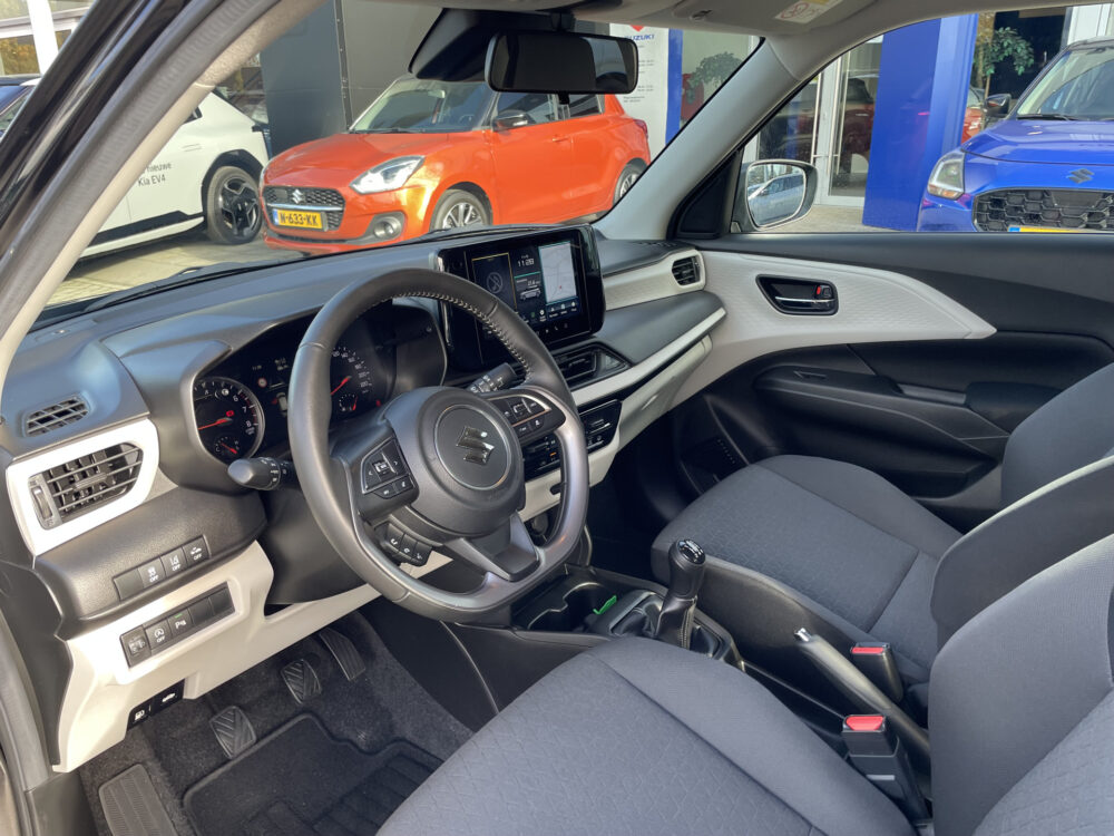 Suzuki Swift 1.2 Select Smart Hybrid 12