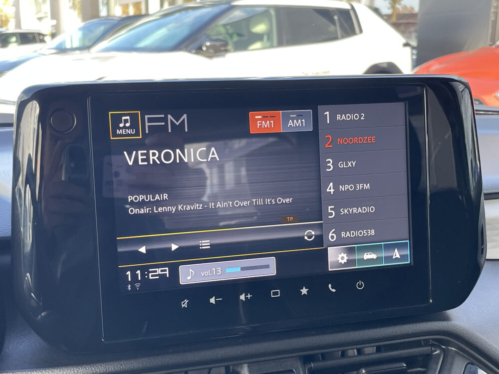 Suzuki Swift 1.2 Select Smart Hybrid 18