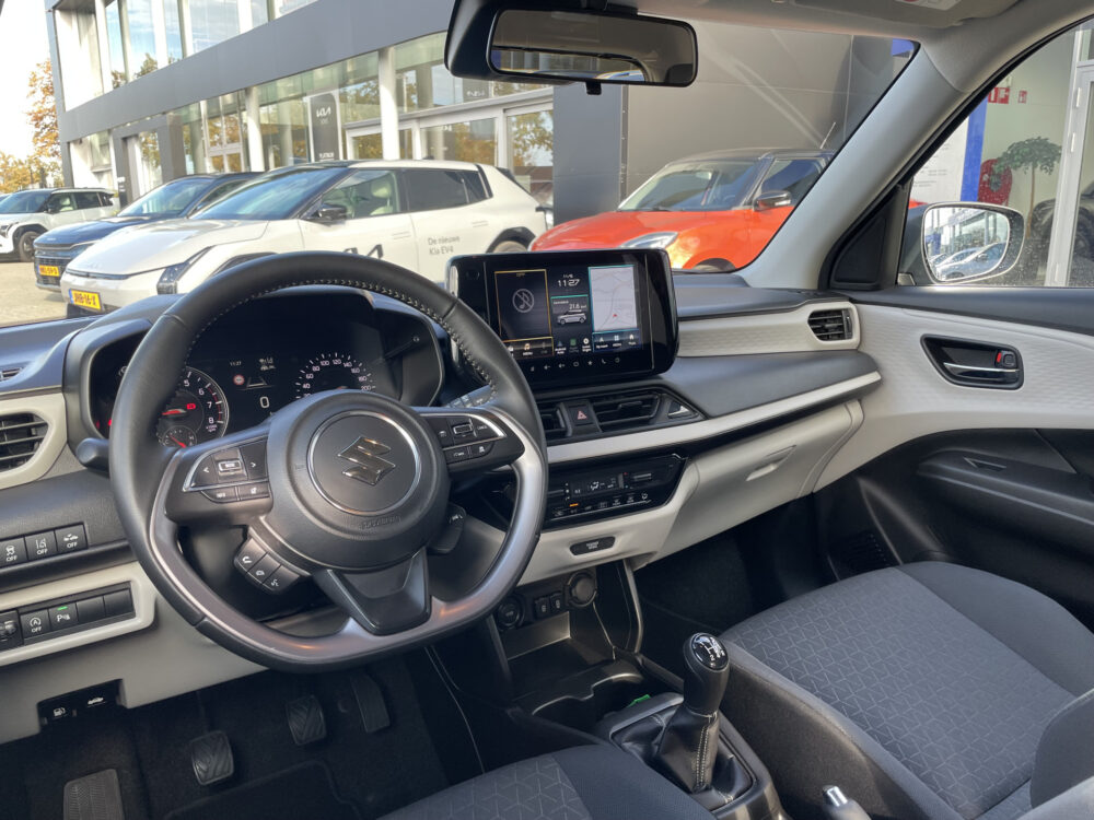 Suzuki Swift 1.2 Select Smart Hybrid 8