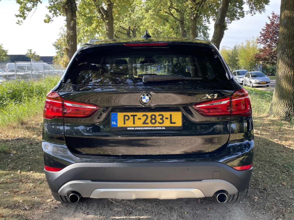 BMW X1 xDrive20i High Executive 8