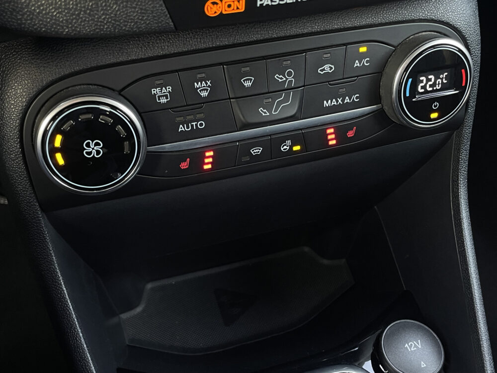 Ford Fiesta 1.0 EcoBoost Titanium 18