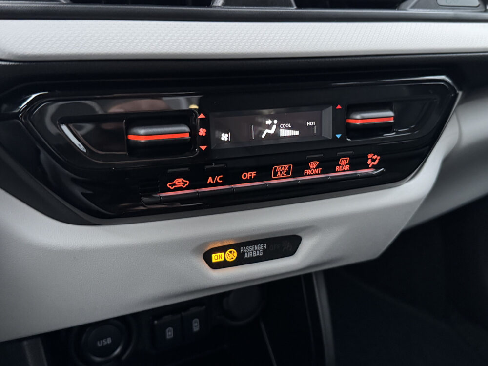 Suzuki Swift 1.2 Select Smart Hybrid 6