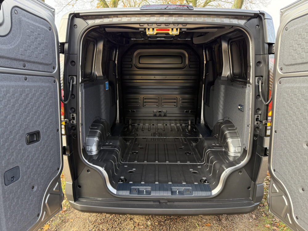 Kia PV5 L2H1 Plus 51.5 kWh 27