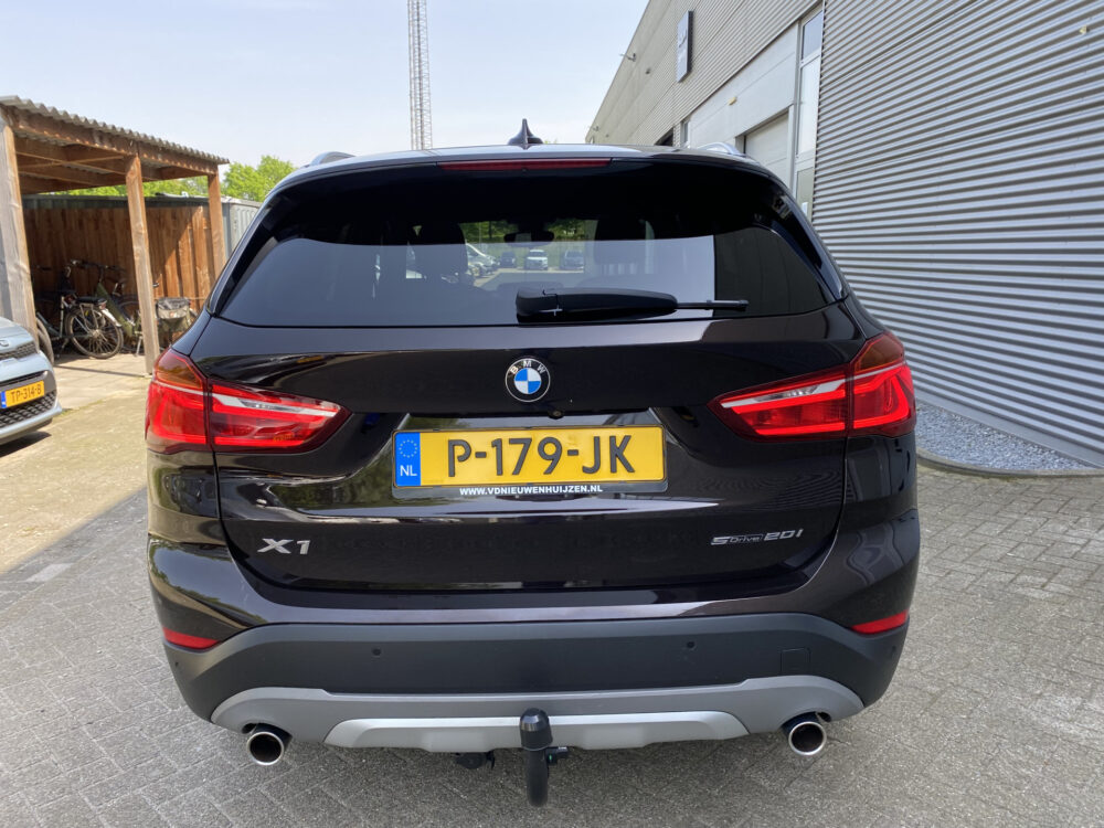 BMW X1 sDrive20i High Executive 8