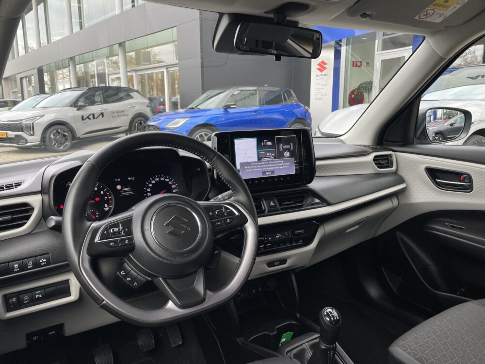 Suzuki Swift 1.2 Select Smart Hybrid 10