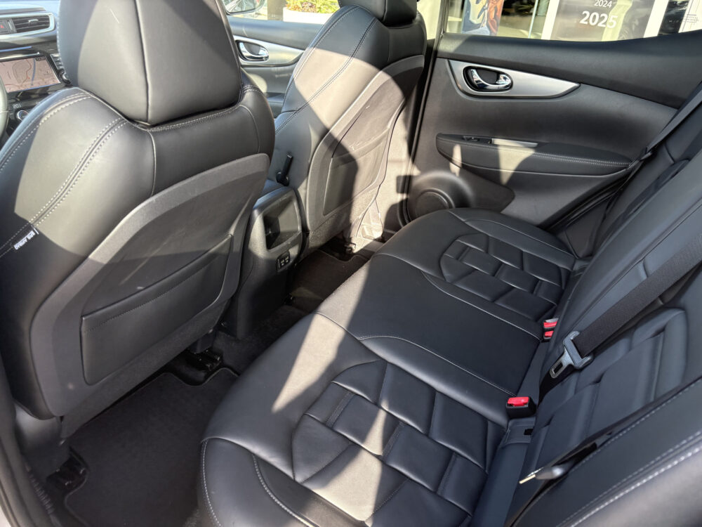 Nissan QASHQAI 1.3 DIG-T Premium Edition 10