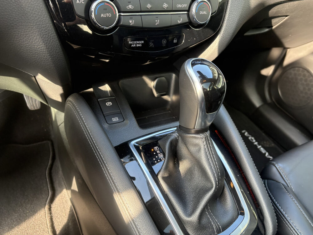 Nissan QASHQAI 1.3 DIG-T Premium Edition 14