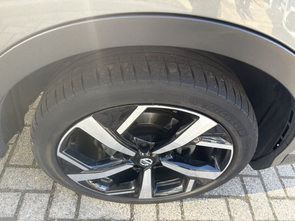 Nissan QASHQAI 1.3 DIG-T Premium Edition 20