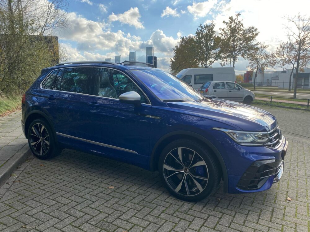 Volkswagen Tiguan R 2.0 TSI 4Motion 12