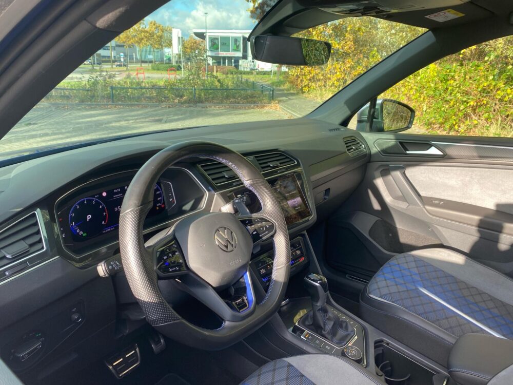 Volkswagen Tiguan R 2.0 TSI 4Motion 14