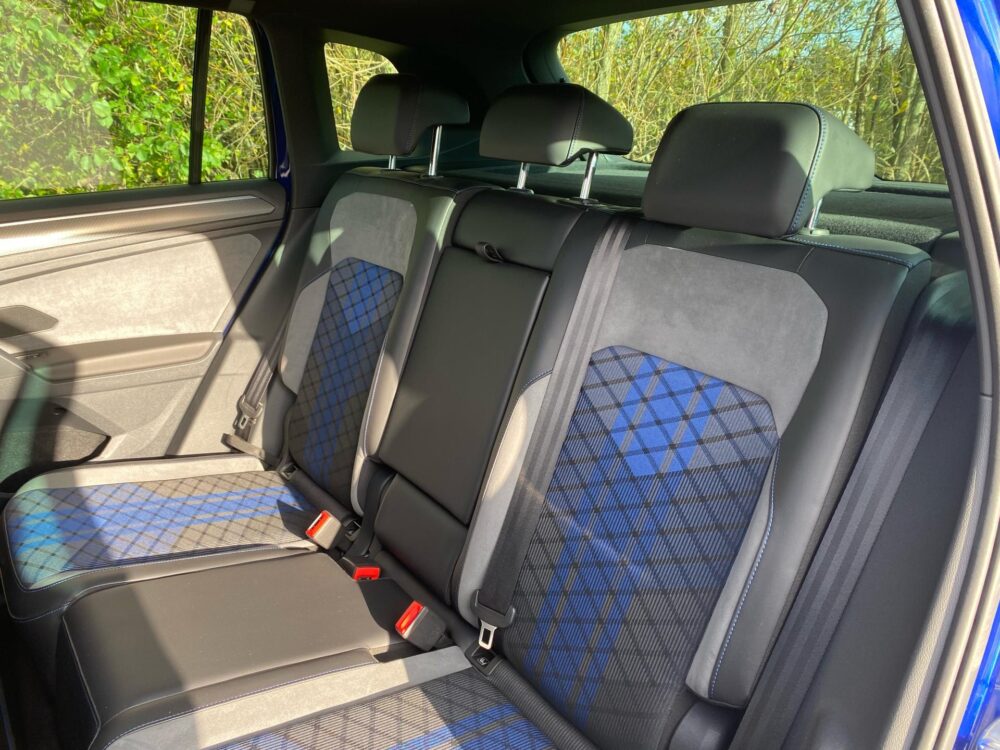 Volkswagen Tiguan R 2.0 TSI 4Motion 16