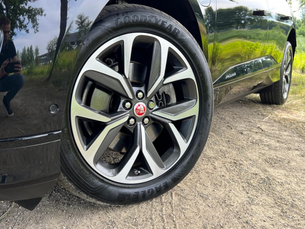 Jaguar I-PACE EV400 HSE 8