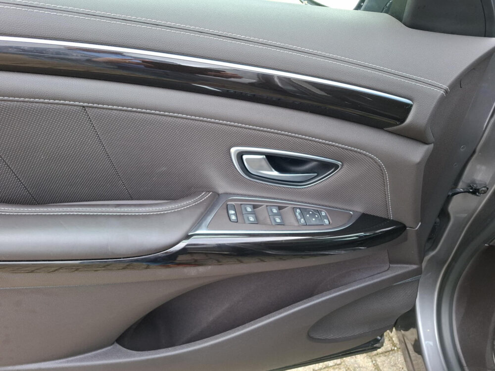 Renault Espace 1.6 TCe Initiale Paris 5p. 9