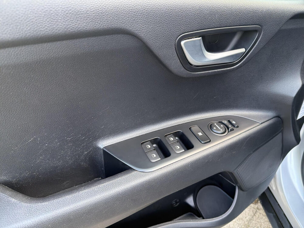 Kia Stonic 1.0 T-GDi MHEV DynamicPlusLine 9