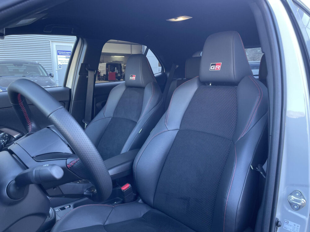 Toyota Yaris Cross 1.5 Hybrid 130 GR SPORT 10